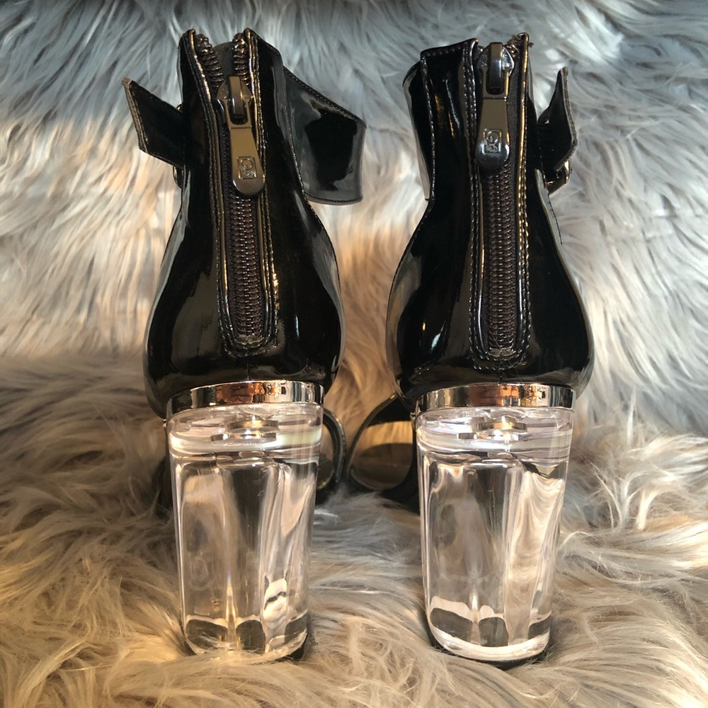 High Heels - Picture 5 of 7